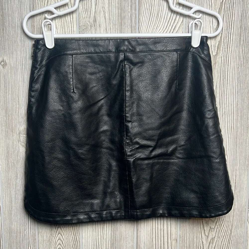 Silence + Noise Black Mini Skirt black size Small